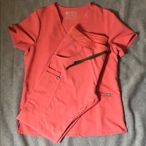 WearFIGS Scrub Set